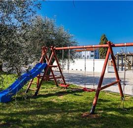 6 bedroom villa with pool near Pula, sleeps 12